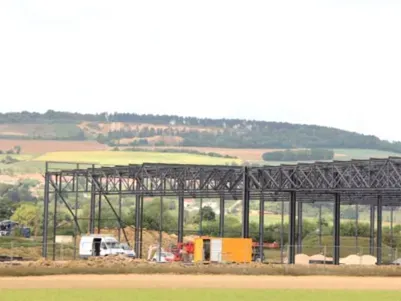 Travaux en cours sur le futur site de Car Avenue Services à Lesménils, en Meurthe-et-Moselle