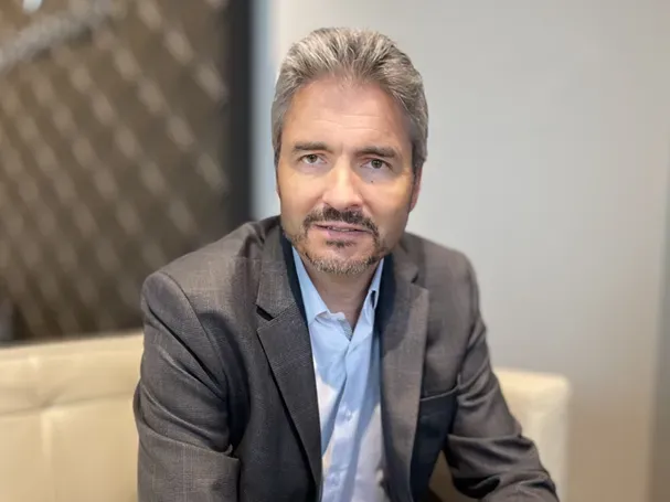 Photo d'Amaury de Bourmont, CEO de Car Avenue, par le Mensuel Grand Est