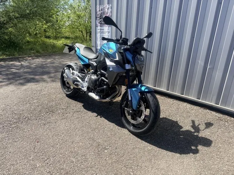 BMW F bleu neuf