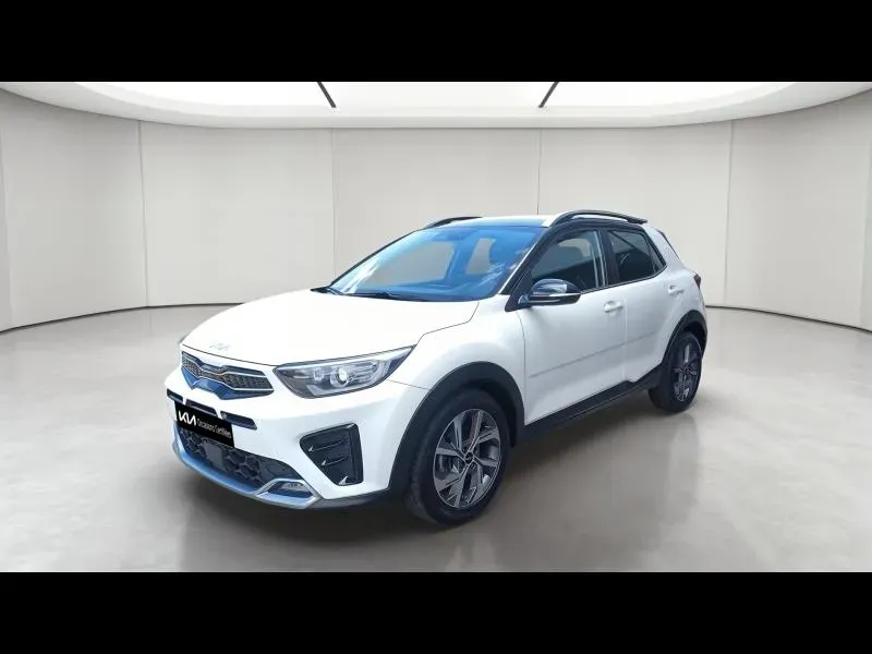Kia Stonic blanc céleste / toit noir d'occasion