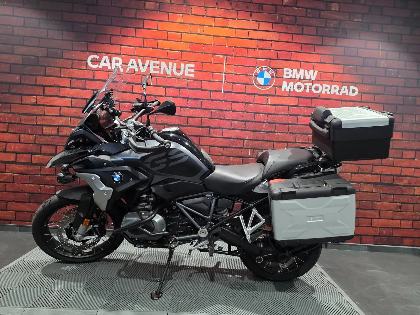 BMW R blck storm metallic / black / achat grey d'occasion