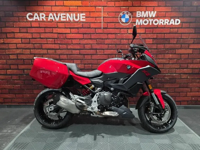 BMW F rouge d'occasion