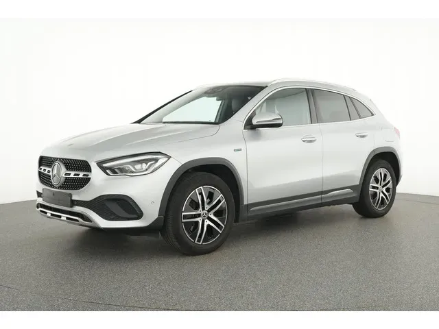 Mercedes Benz GLA 250 e silver d'occasion