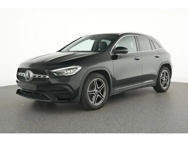 Mercedes Benz GLA 200 d 4MATIC black d'occasion