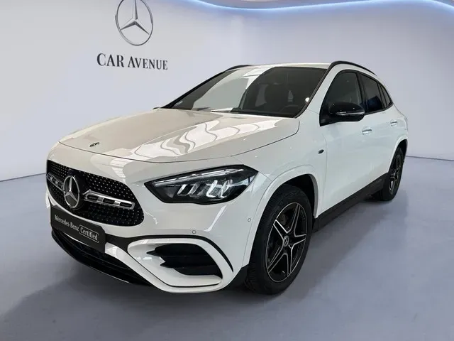 Mercedes Benz GLA white d'occasion