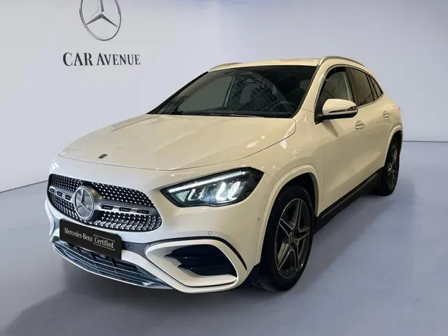 Mercedes Benz GLA white d'occasion