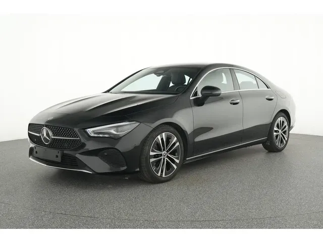 Mercedes Benz CLA black d'occasion