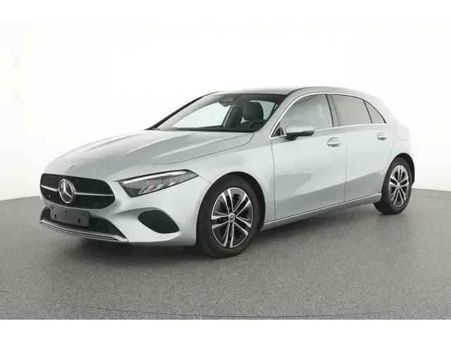 Mercedes Benz Sandero silver d'occasion