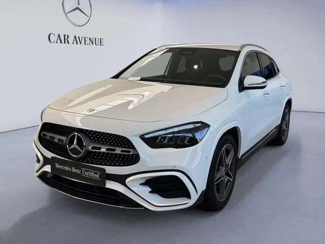 Mercedes Benz GLA white d'occasion