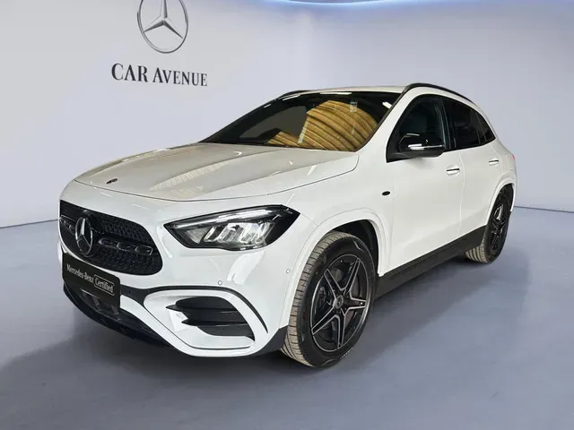 Mercedes Benz GLA white d'occasion