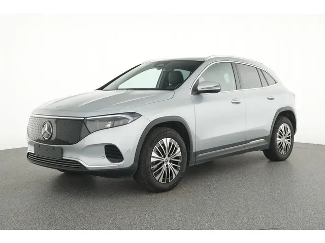 Mercedes Benz EQA silver d'occasion