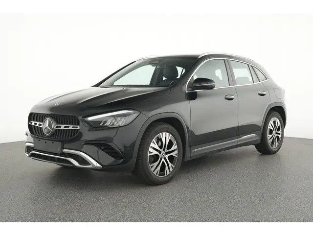 Mercedes Benz GLA black d'occasion