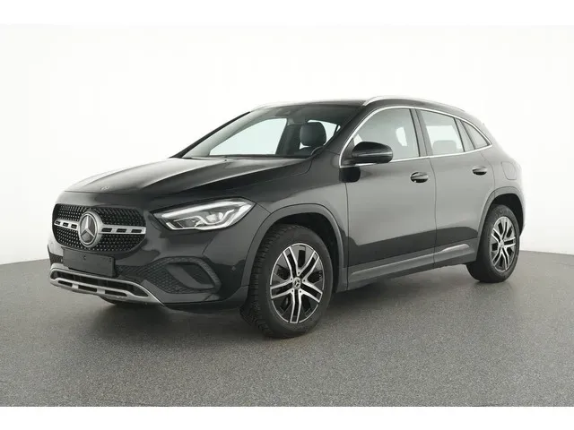 Mercedes Benz GLA black d'occasion
