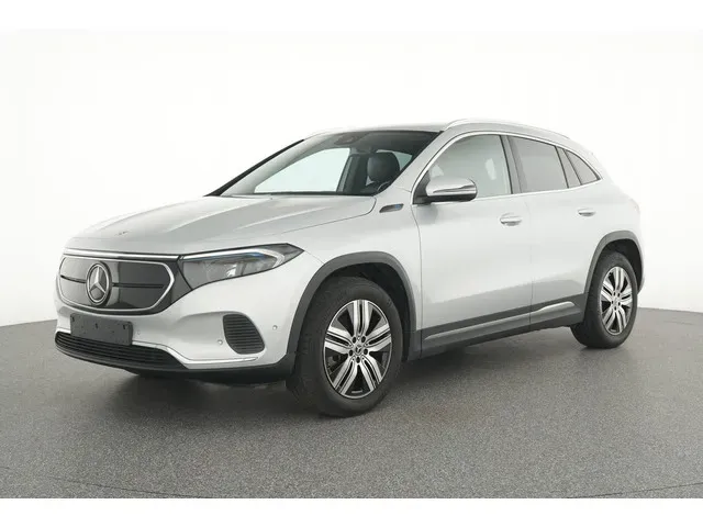 Mercedes Benz EQA silver d'occasion