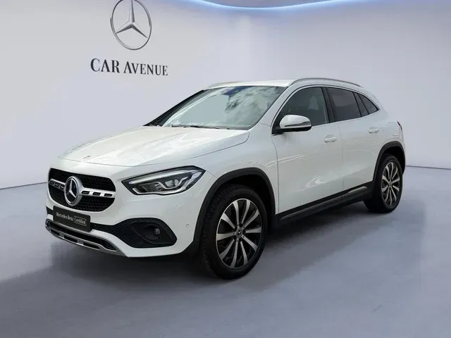 Mercedes Benz GLA white d'occasion