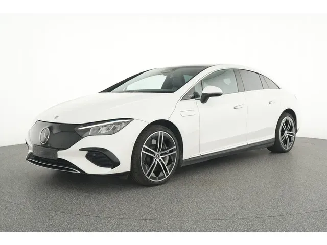 Mercedes Benz EQE white d'occasion