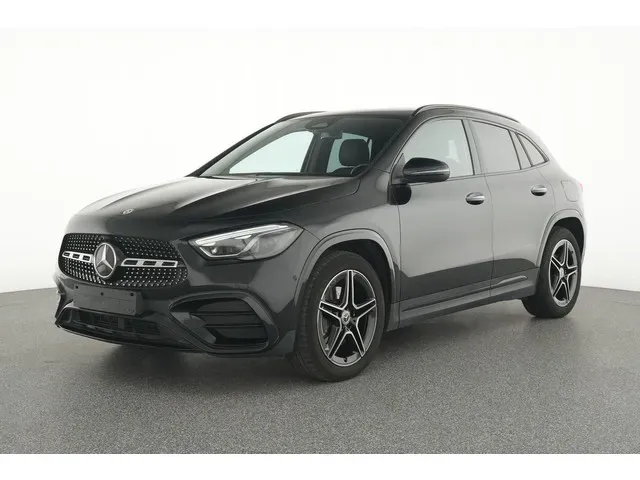 Mercedes Benz GLA black d'occasion