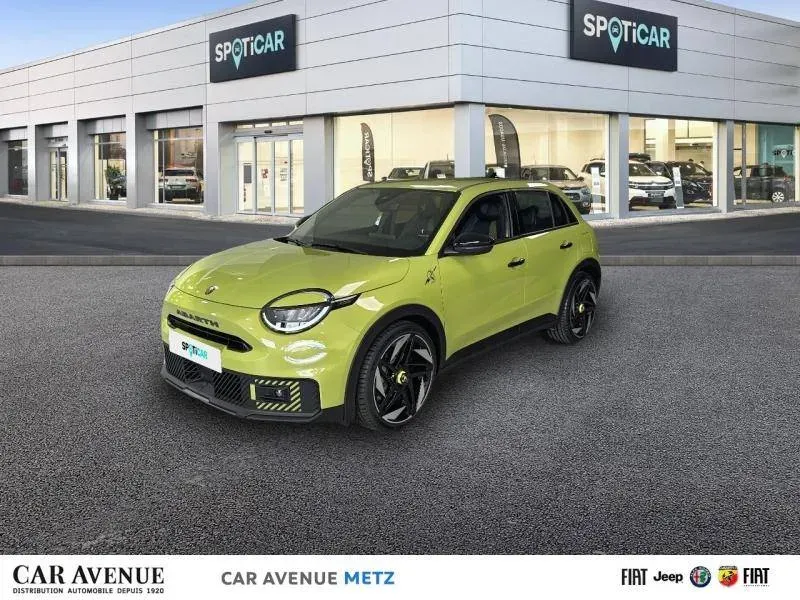 Abarth 600e vert acide d'occasion
