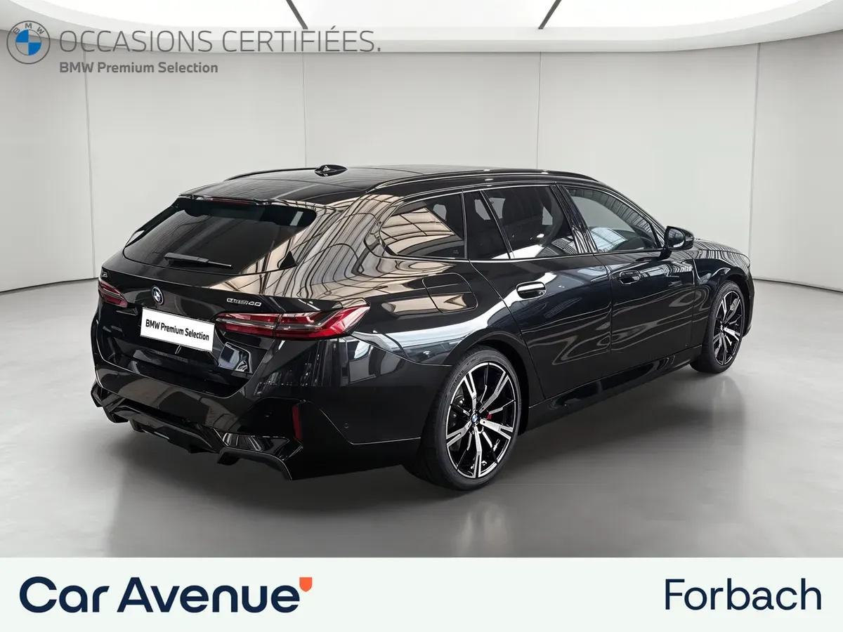 BMW i5 TOURING G61 saphirschwarz metallise neuf