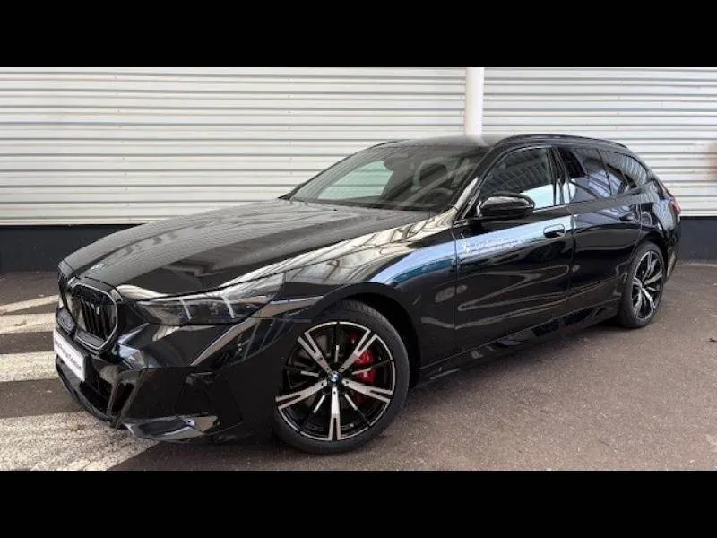 BMW i5 TOURING G61 saphirschwarz metallise neuf