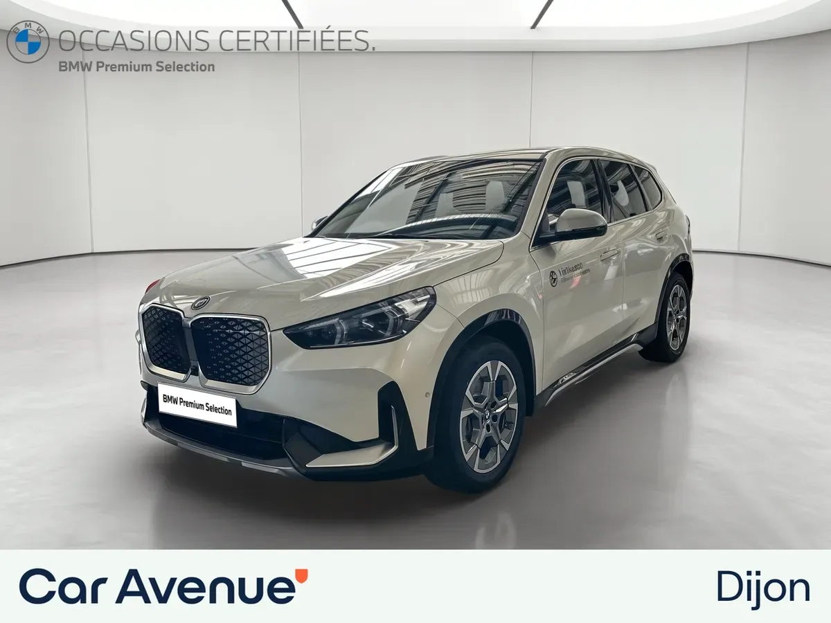 BMW iX1 U11 blanc d'occasion