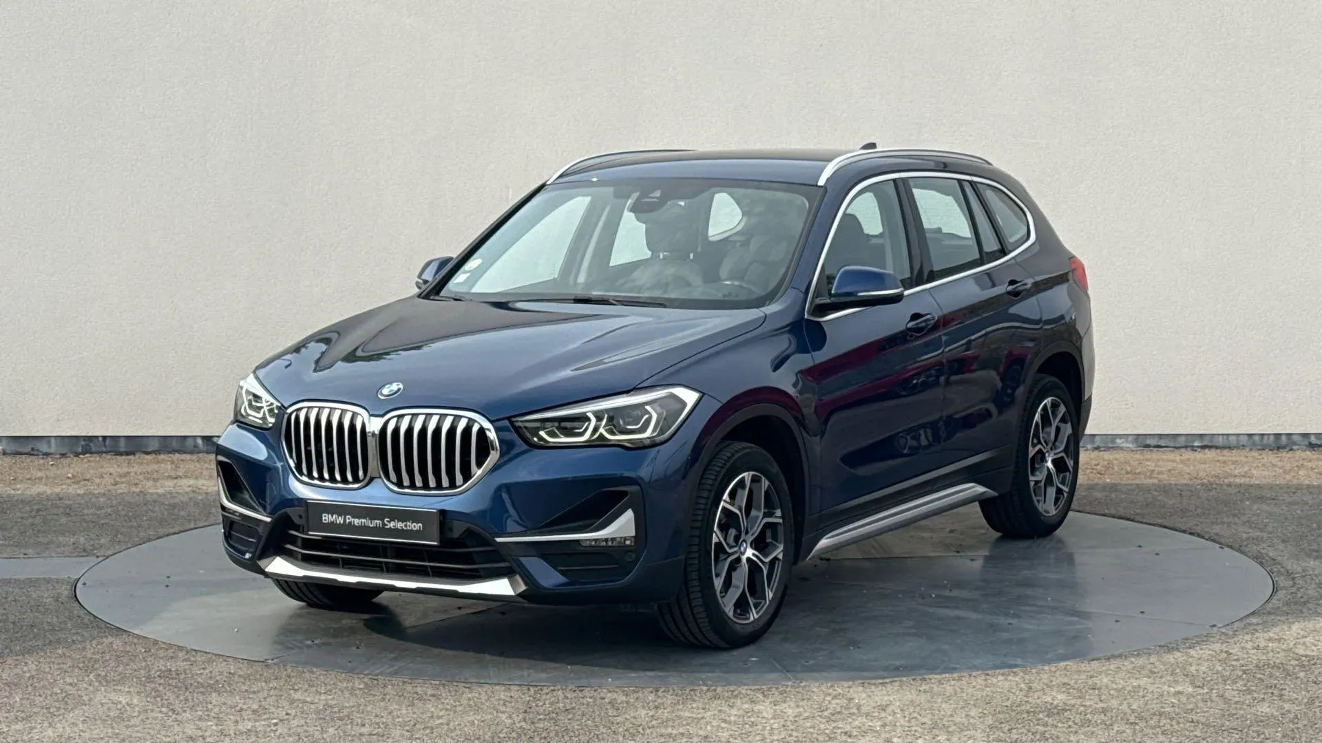 BMW X1 F48 LCI bleu d'occasion