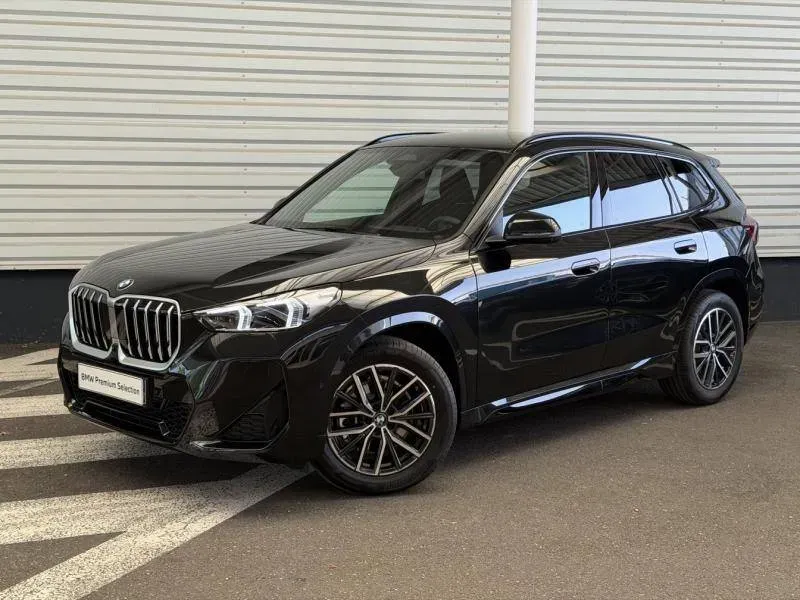 BMW X1 U11 saphirschwarz metal neuf