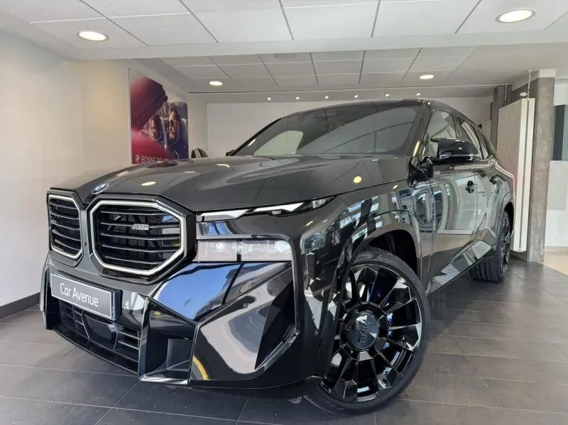 BMW XM G09 saphirscwharz metallise neuf