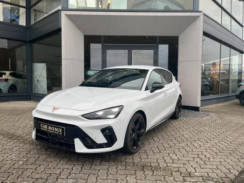 Cupra Leon blanc nevada metallise neuf