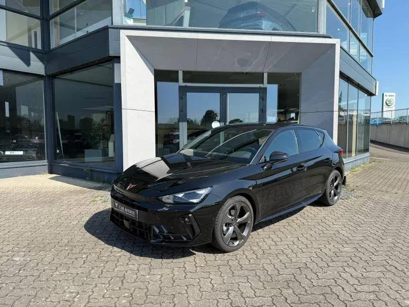 Cupra Leon noir minuit metallise neuf