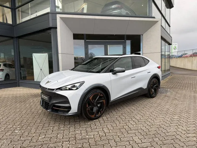 Cupra Tavascan gris argent blanc metallisee neuf