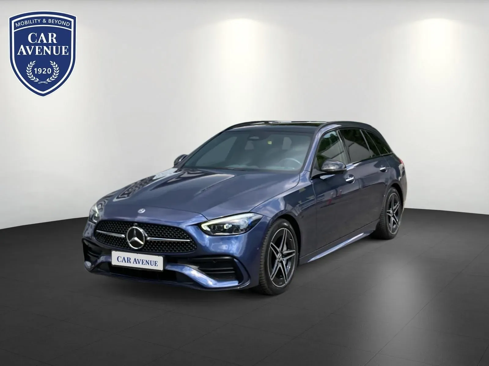 Mercedes Benz Sandero blau d'occasion