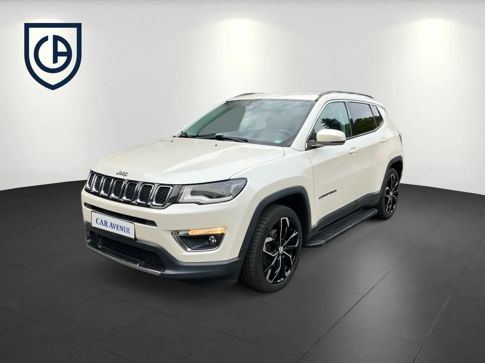 Jeep Compass weiß d'occasion
