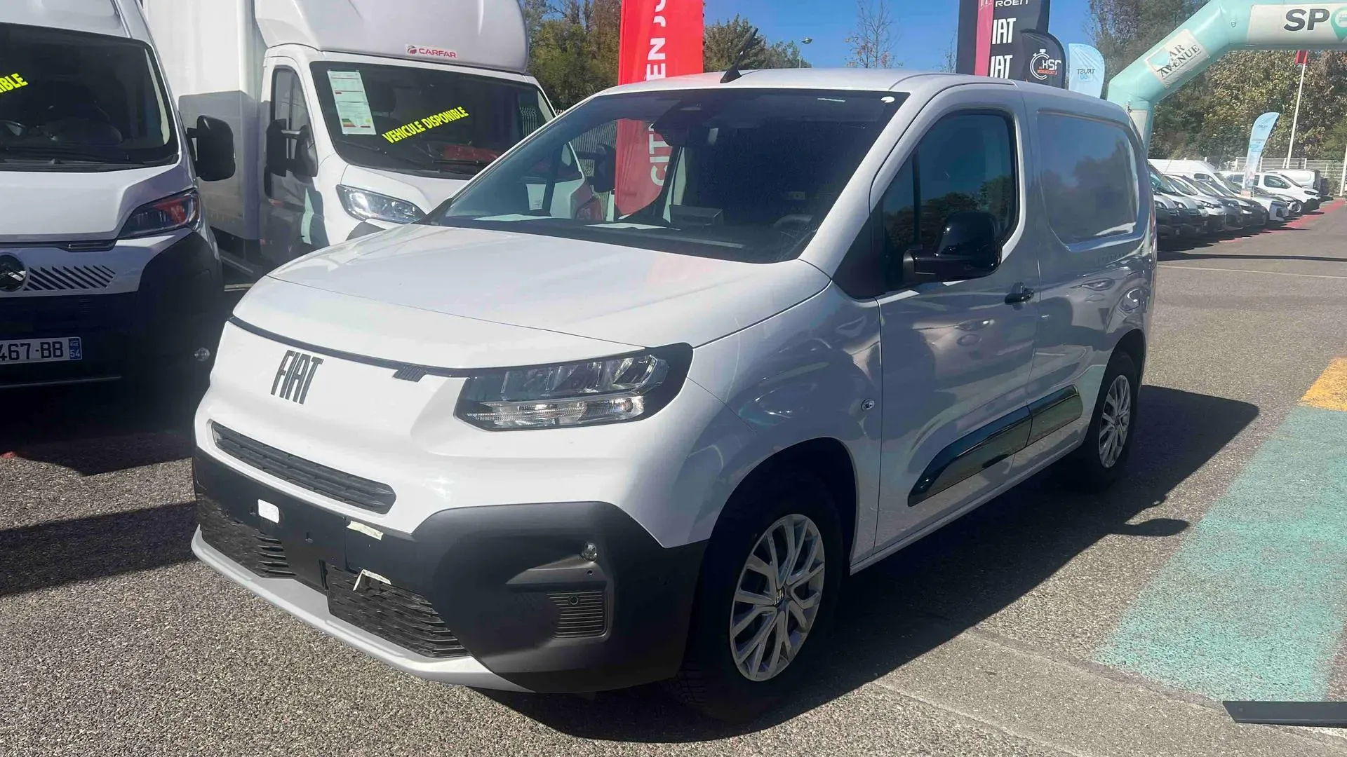 Fiat DOBLO FOURGON blanc icy neuf