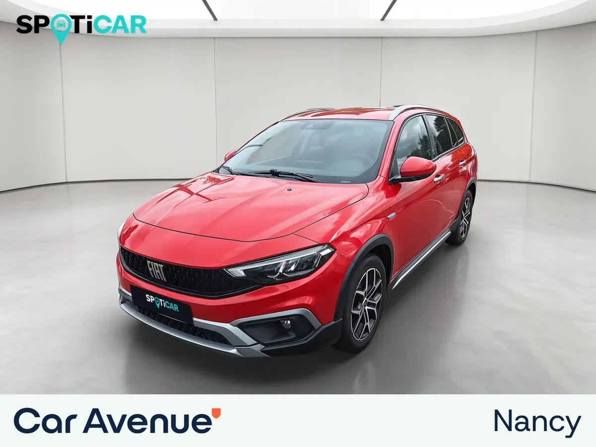 Fiat Tipo Cross SW rouge d'occasion