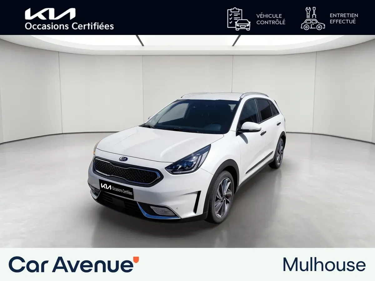 Kia NIRO BUSINESS blanc celeste d'occasion