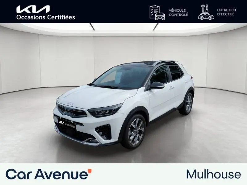 Kia Stonic blanc celeste / toit noir d'occasion