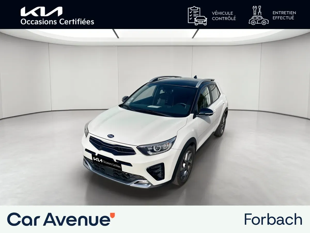 Kia Stonic blanc seleste / toit noir d'occasion