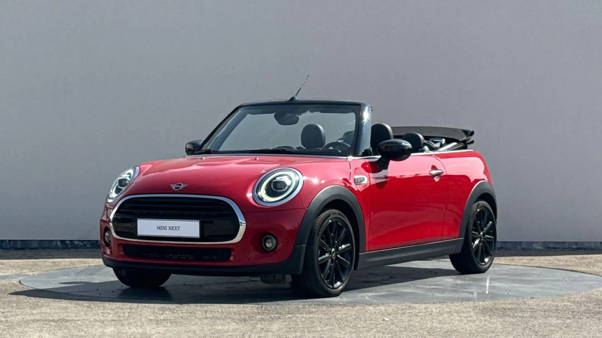 MINI CABRIOLET F57 LCI rouge d'occasion