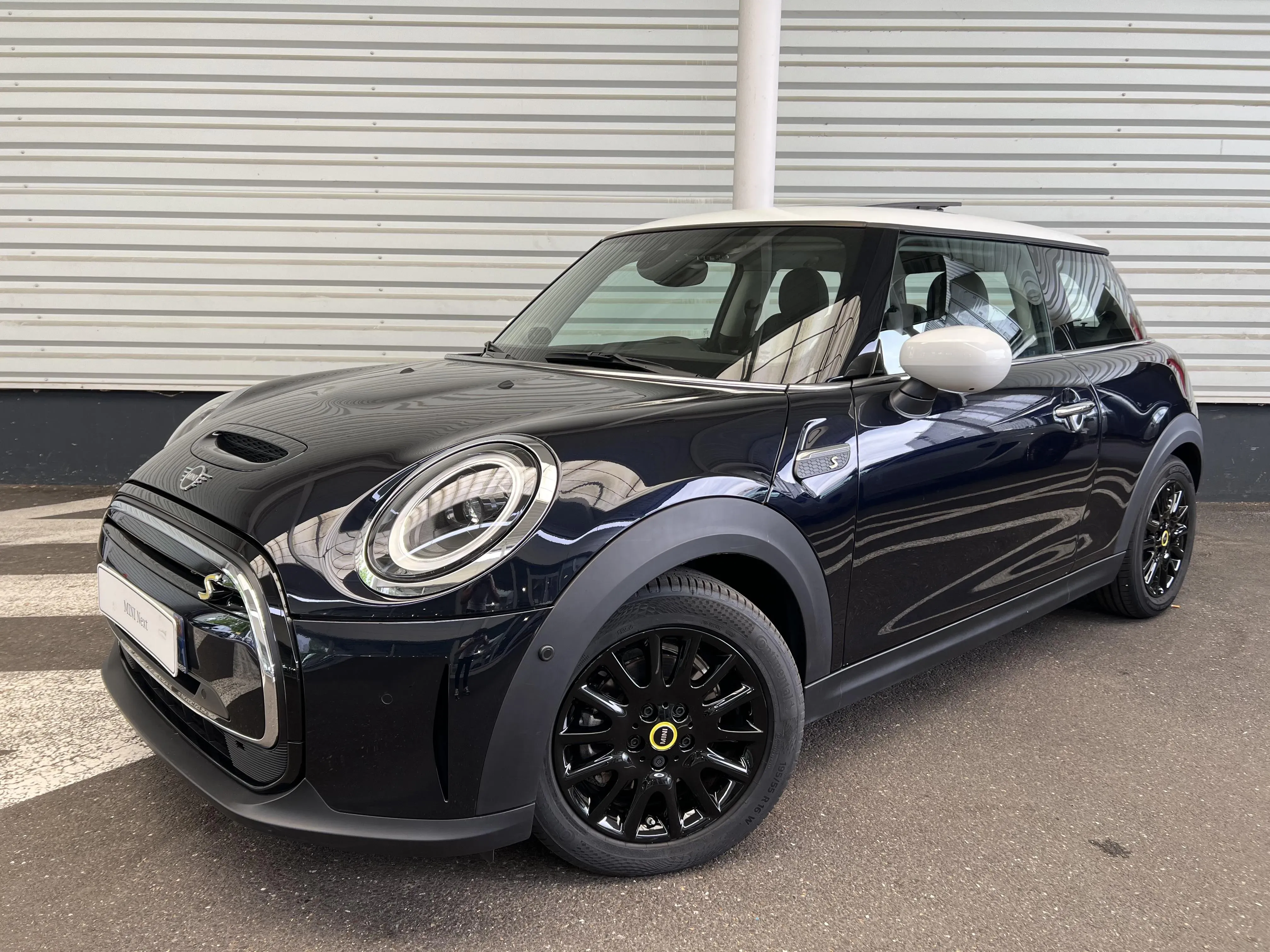 MINI HATCH 3 PORTES ELECTRIC F56 BEV LCI noir d'occasion