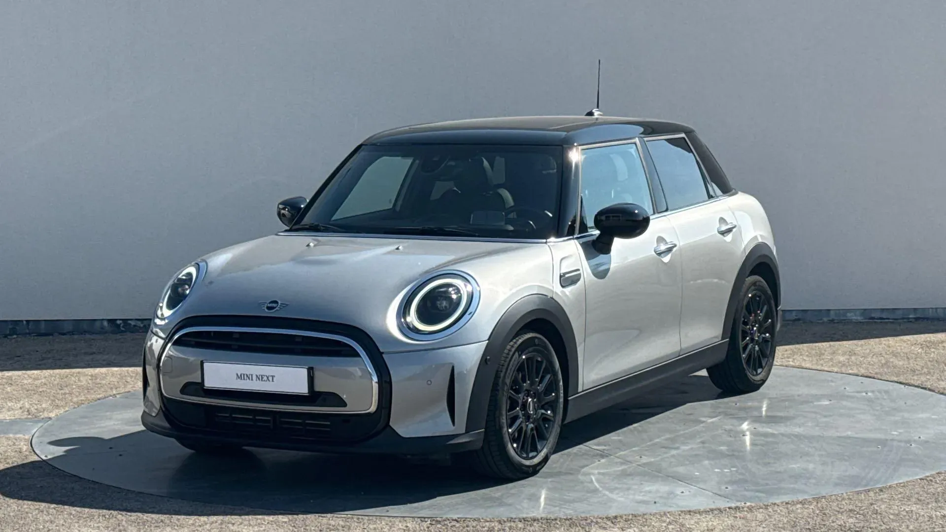 MINI HATCH 5 PORTES F55 LCI II gris d'occasion