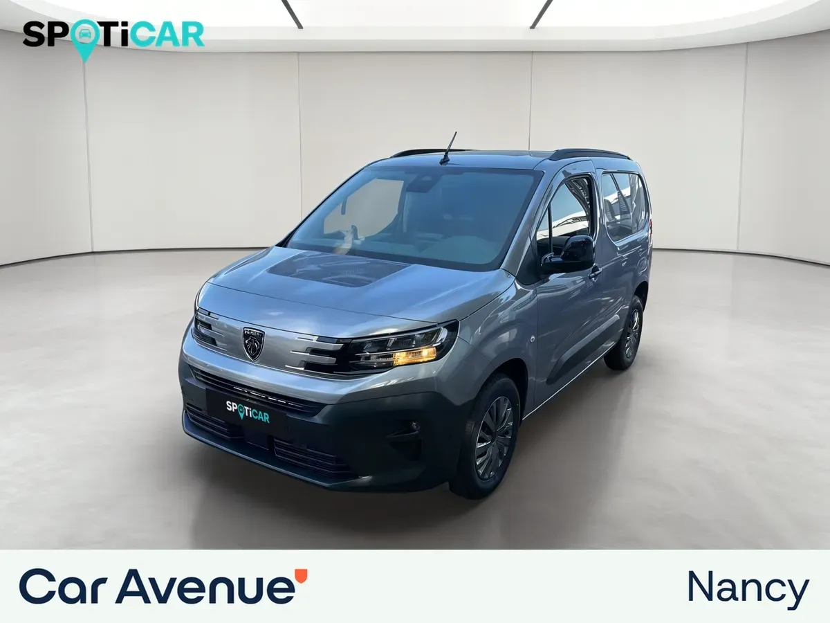 Peugeot Sandero gris acier neuf