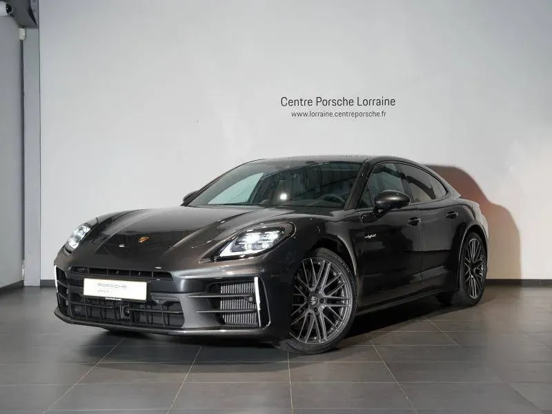 Porsche Panamera gris volcano metallise neuf