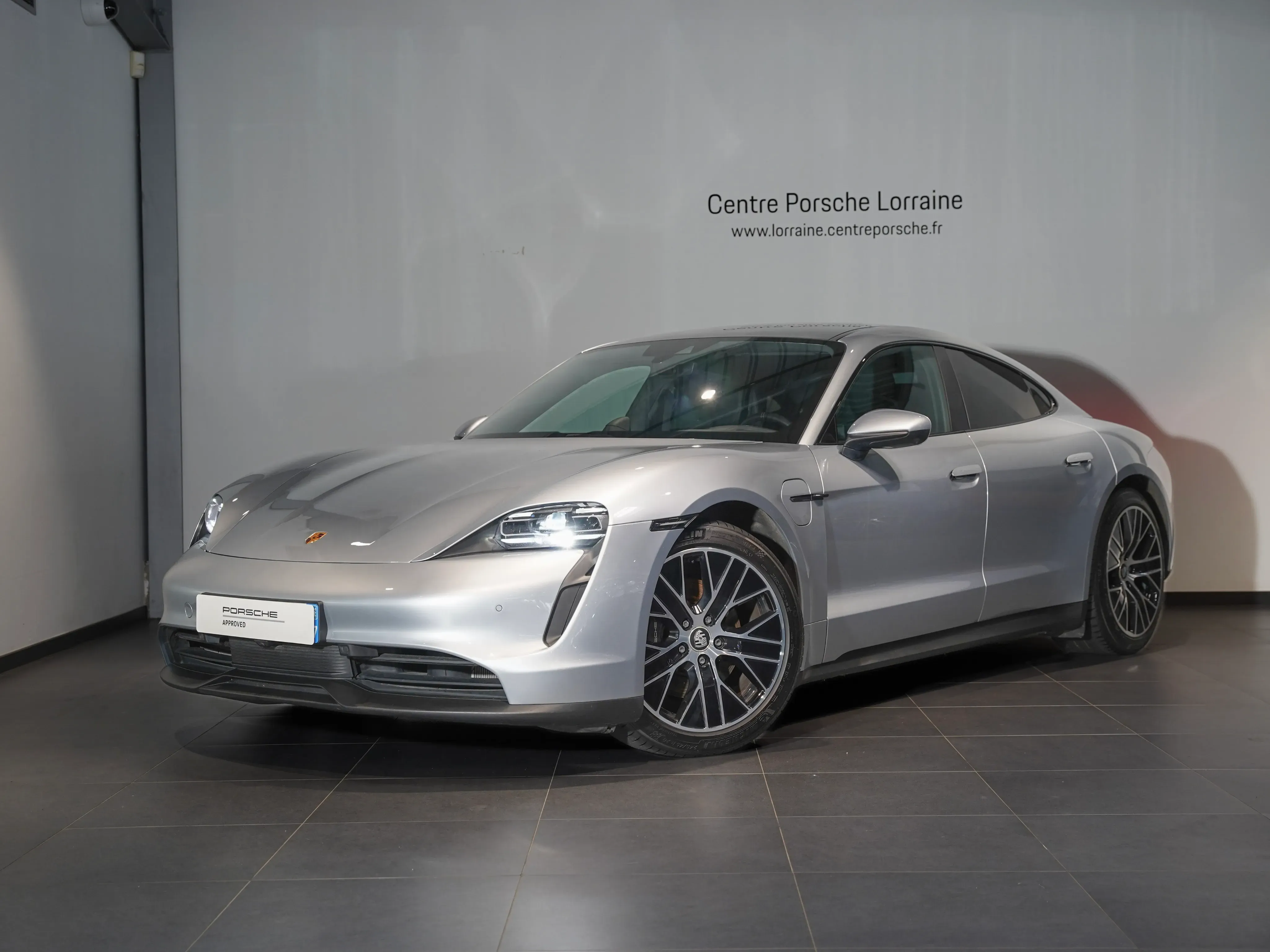 Porsche Taycan gris d'occasion