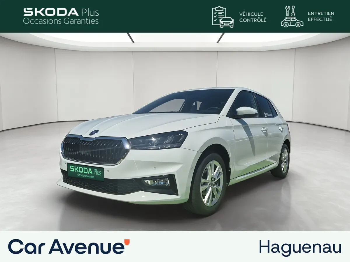 Skoda Fabia blanc lune metallise neuf