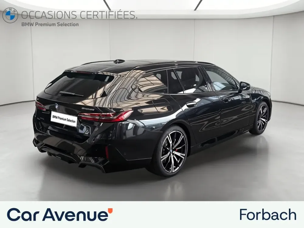 BMW i5 TOURING G61 saphirschwarz metallise neuf