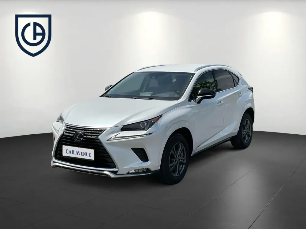 Lexus NX 300 weiß d'occasion