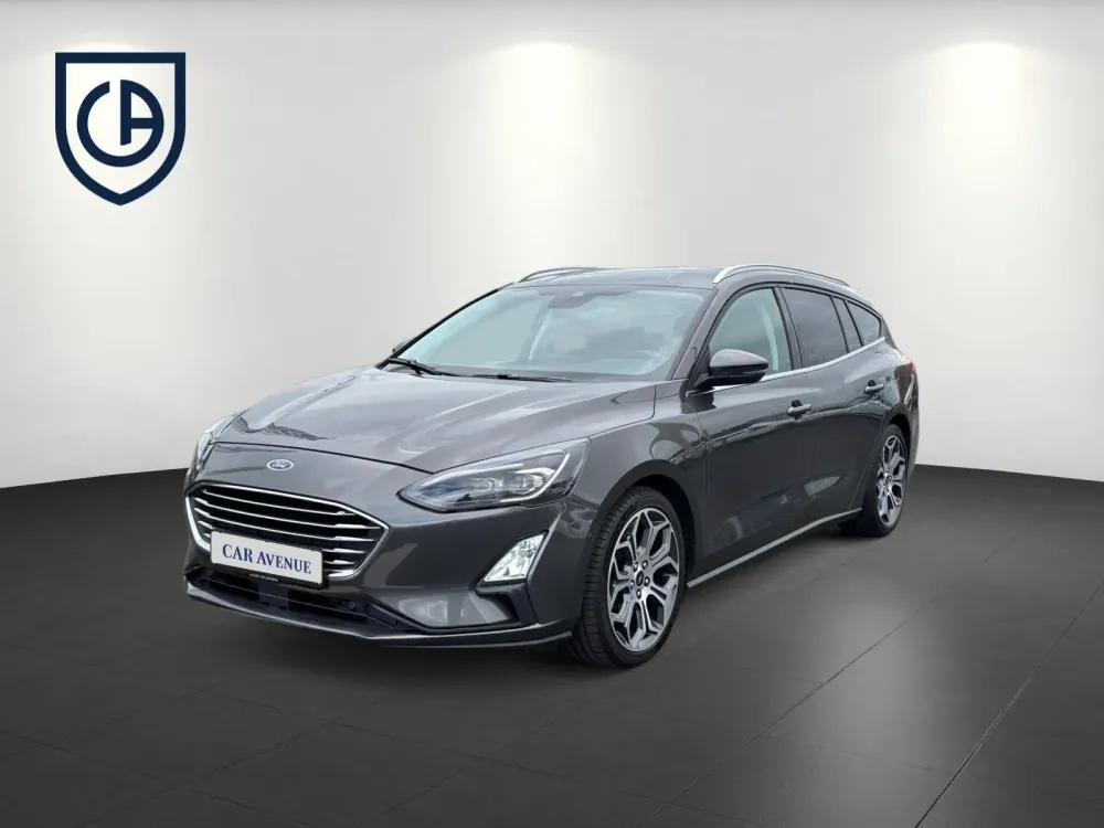 Ford Focus grau d'occasion