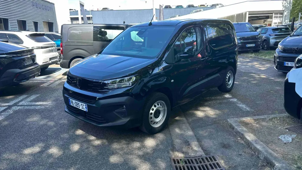Peugeot Partner gris titane teinte métallisée neuf