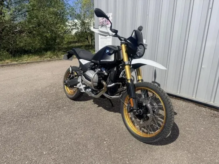 BMW R noir neuf